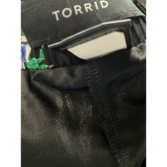 TORRID Black Floral PALAZZO Pants - Size 1 - Picture 3 of 4